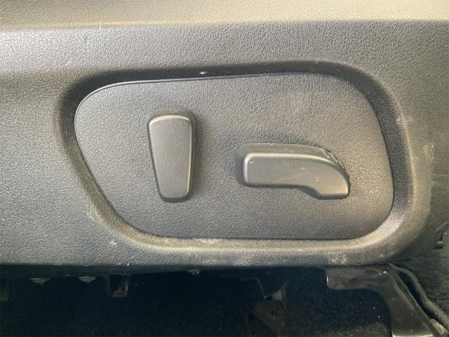 当店では仕入れた車両を全車商品管理センターにて室内クリーニングや外装の磨き施工等、徹底した商品車仕上げを行っております。良質な車両だからこそ、掲載写真の加工は一切行っておりません！！！