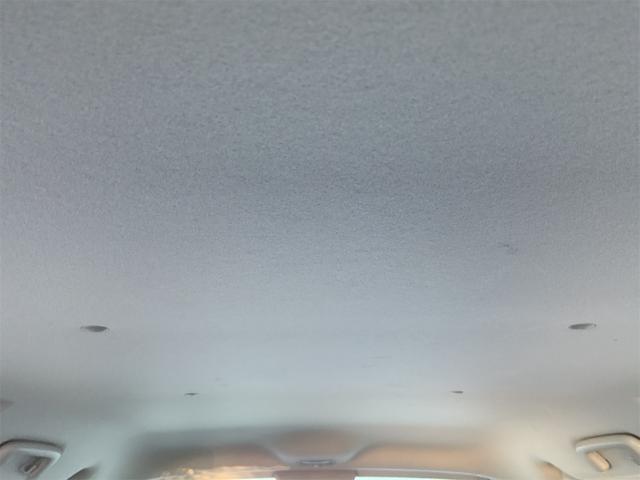 自社　認証取得工場（第４−５４９７号　関東運輸局長認証）で国家整備士が在籍。自社工場だから出来る安心の整備パックも格安にて承っております。