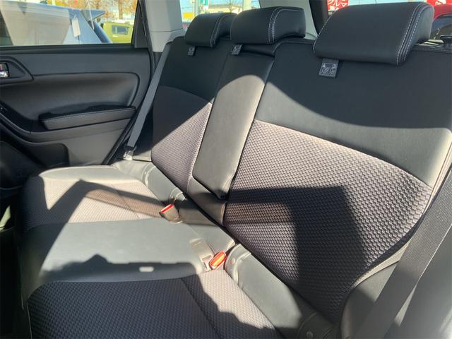 フォレスター ２．０ＸＴ　アイサイト　９インチフローティングナビ　ドラレコ　純正ＳＴｉエアロ　アドバンスドセーフティ　パワーシート　シートヒーター　ＥＴＣ　ＬＥＤヘッド　Ｂｌｕｅｔｏｏｔｈ　スマートキー　プッシュスタート　１８インチＡＷ（14枚目）