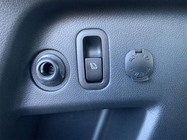 フォレスター ２．０ＸＴ　アイサイト　９インチフローティングナビ　ドラレコ　純正ＳＴｉエアロ　アドバンスドセーフティ　パワーシート　シートヒーター　ＥＴＣ　ＬＥＤヘッド　Ｂｌｕｅｔｏｏｔｈ　スマートキー　プッシュスタート　１８インチＡＷ（54枚目）