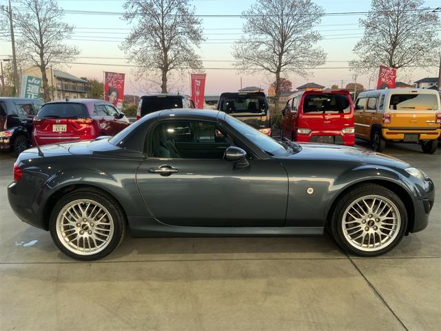 ロードスター ＶＳ　ＲＨＴ　Ｒパッケージ　ＲＥＣＡＲＯシート　ＢＢＳ製１７インチＡＷ　アルカンターラ革コンビシート　タワーバー　ナビ　ＥＴＣ　バックカメラ　シートヒーター　ステアリングスイッチ　パドルシフト　ＨＩＤヘッド　フォグ（4枚目）