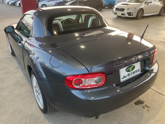 ロードスター ＶＳ　ＲＨＴ　Ｒパッケージ　ＲＥＣＡＲＯシート　ＢＢＳ製１７インチＡＷ　アルカンターラ革コンビシート　タワーバー　ナビ　ＥＴＣ　バックカメラ　シートヒーター　ステアリングスイッチ　パドルシフト　ＨＩＤヘッド　フォグ（9枚目）