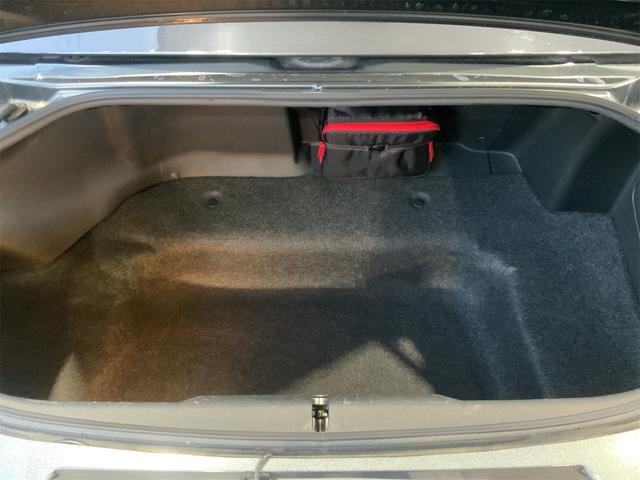 ロードスター ＶＳ　ＲＨＴ　Ｒパッケージ　ＲＥＣＡＲＯシート　ＢＢＳ製１７インチＡＷ　アルカンターラ革コンビシート　タワーバー　ナビ　ＥＴＣ　バックカメラ　シートヒーター　ステアリングスイッチ　パドルシフト　ＨＩＤヘッド　フォグ（18枚目）