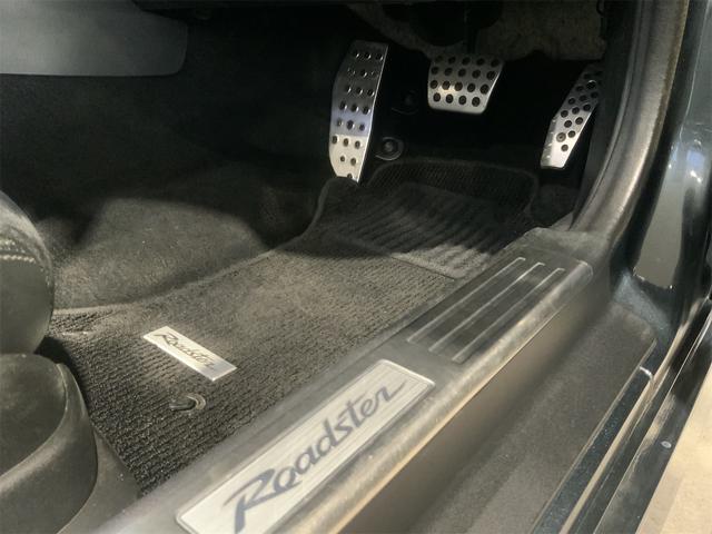 ロードスター ＶＳ　ＲＨＴ　Ｒパッケージ　ＲＥＣＡＲＯシート　ＢＢＳ製１７インチＡＷ　アルカンターラ革コンビシート　タワーバー　ナビ　ＥＴＣ　バックカメラ　シートヒーター　ステアリングスイッチ　パドルシフト　ＨＩＤヘッド　フォグ（42枚目）
