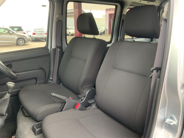 ハイゼットカーゴ クルーズＳＡＩＩＩ　ＬＥＤヘッドライト　ビジネスパック　純正オーディオ　スマートアシスト　ＡＴハイビーム　キーレス　衝突軽減　ＣＤ・ＡＵＸ　電動格納ミラー　パワーウインドウ　リアベンチシート　コーナーセンサー　ＬＫＡ（13枚目）