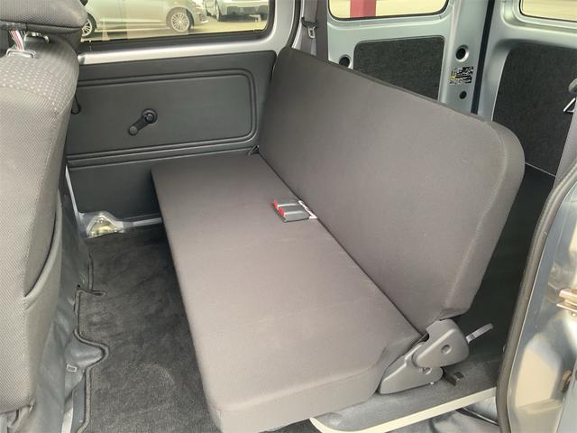 ハイゼットカーゴ クルーズＳＡＩＩＩ　ＬＥＤヘッドライト　ビジネスパック　純正オーディオ　スマートアシスト　ＡＴハイビーム　キーレス　衝突軽減　ＣＤ・ＡＵＸ　電動格納ミラー　パワーウインドウ　リアベンチシート　コーナーセンサー　ＬＫＡ（14枚目）