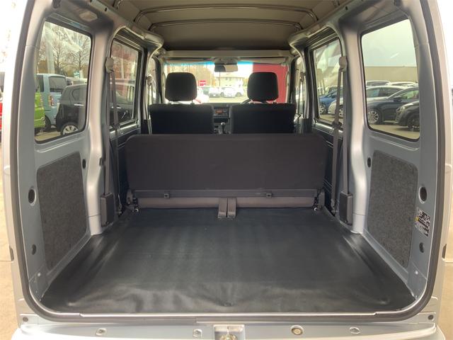 ハイゼットカーゴ クルーズＳＡＩＩＩ　ＬＥＤヘッドライト　ビジネスパック　純正オーディオ　スマートアシスト　ＡＴハイビーム　キーレス　衝突軽減　ＣＤ・ＡＵＸ　電動格納ミラー　パワーウインドウ　リアベンチシート　コーナーセンサー　ＬＫＡ（18枚目）