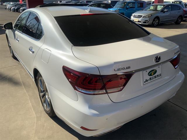 ＬＳ ＬＳ６００ｈ　バージョンＣ　Ｉパッケージ　サンルーフ　プリクラッシュセーフティシステム　レーダークルーズ　ＢＳＭ　エアサスコントローラ　ホワイトセミアニリン革　ＬＥＤヘッド　オートトランク　シートヒーター・ベンチレーション　ＥＴＣ（10枚目）