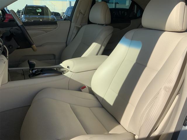 ＬＳ ＬＳ６００ｈ　バージョンＣ　Ｉパッケージ　サンルーフ　プリクラッシュセーフティシステム　レーダークルーズ　ＢＳＭ　エアサスコントローラ　ホワイトセミアニリン革　ＬＥＤヘッド　オートトランク　シートヒーター・ベンチレーション　ＥＴＣ（14枚目）
