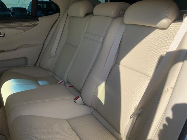 ＬＳ ＬＳ６００ｈ　バージョンＣ　Ｉパッケージ　サンルーフ　プリクラッシュセーフティシステム　レーダークルーズ　ＢＳＭ　エアサスコントローラ　ホワイトセミアニリン革　ＬＥＤヘッド　オートトランク　シートヒーター・ベンチレーション　ＥＴＣ（15枚目）