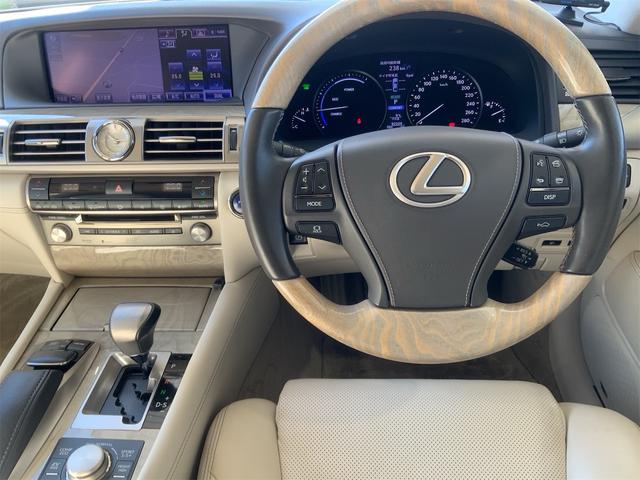 ＬＳ ＬＳ６００ｈ　バージョンＣ　Ｉパッケージ　サンルーフ　プリクラッシュセーフティシステム　レーダークルーズ　ＢＳＭ　エアサスコントローラ　ホワイトセミアニリン革　ＬＥＤヘッド　オートトランク　シートヒーター・ベンチレーション　ＥＴＣ（17枚目）