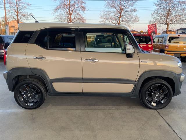 クロスビー ハイブリッドＭＺ　１オーナー　全方位カメラ　２トーンホワイトルーフ　セーフティサポート　ナビ　Ｂｌｕｅｔｏｏｔｈ　ＬＥＤヘッド　クルコン　ＥＴＣ　シートヒーター　スマートキー　プッシュスタート　フルセグ地デジＴＶ（4枚目）