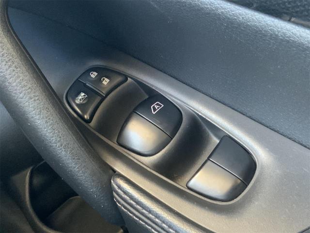 エクストレイル 20XブラクエクストリーマXエマージェンシブレーキP 3列7人 パノラミックルーフ ドラレコ コネクトナビ 全方位カメラ BSW パーキングアシスト Bluetooth ルーフレール シートヒーター ソナー ETC LEDヘッド エマージェンシーブレーキ(40枚目)