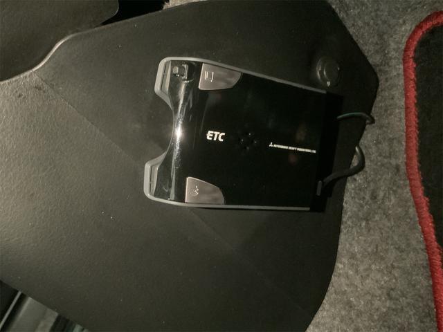 アルトターボＲＳ ベースグレード　５ＡＧＳ　レーダーブレーキ　誤発進抑制　ＨＩＤヘッド　ナビ　バックカメラ　ＥＴＣ　スマートキー　プッシュスタート　ＵＳＢ・ＳＤ　シートヒーター　ワンセグＴＶ　ステアリングスイッチ　１５インチＡＷ（37枚目）