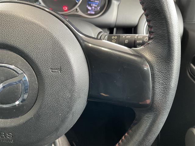 デミオ 13-スカイアクティブ シューティングスタースポルト コンフォートPKG LEDヘッド ETC ナビ フルセグ地デジTV スマートキー ガンメタ14インチAW フォグライト アイドリングストップ 革巻きステアリング レインセンサーワイパー オートライト(29枚目)