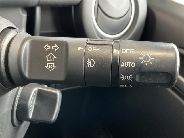 デミオ 13-スカイアクティブ シューティングスタースポルト コンフォートPKG LEDヘッド ETC ナビ フルセグ地デジTV スマートキー ガンメタ14インチAW フォグライト アイドリングストップ 革巻きステアリング レインセンサーワイパー オートライト(30枚目)