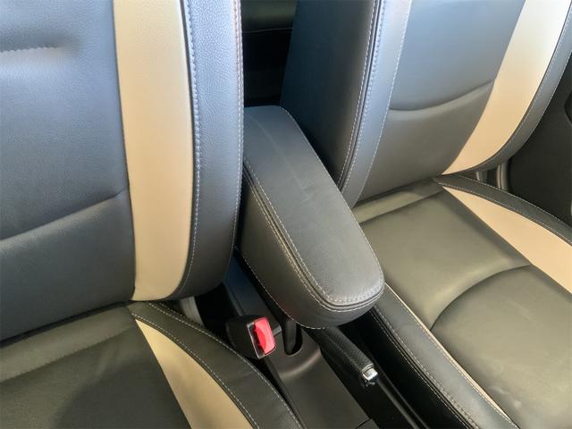 ベリーサ L クルージングPKG クールブラック革シート ナビ ETC HIDヘッドランプ ワンセグTV スマートキー オートライト USB CD レインセンサーワイパー プライバシーガラス メイクアップミラー(26枚目)