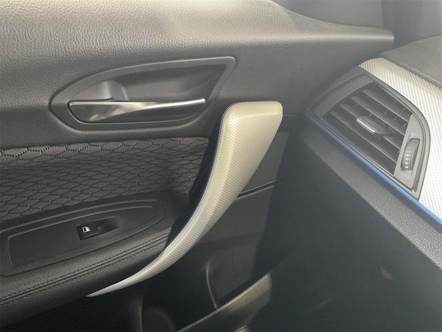 １シリーズ １１６ｉ　Ｍスポーツ　ドラレコ　ユーザー買取　パーキングサポートＰＫＧ　ナビ　バックカメラ　スマートキー　プッシュスタート　ＥＴＣ　コーナーセンサー　アルカンターラシート　ＨＩＤヘッド　１７インチＡＷ　スポーツシート（45枚目）