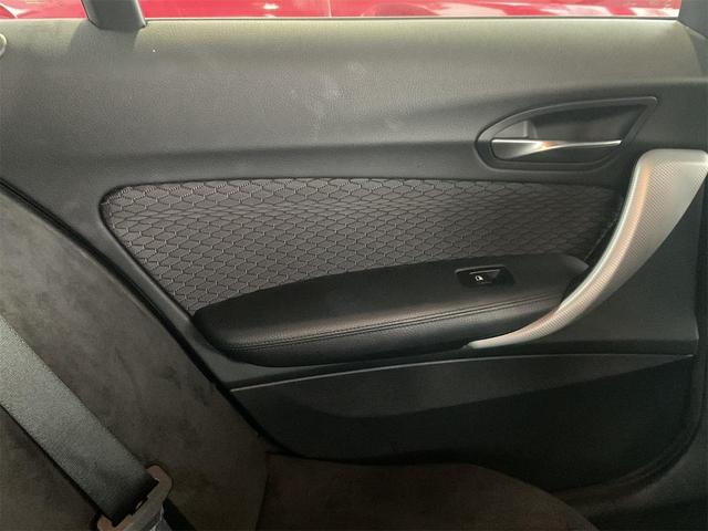 １シリーズ １１６ｉ　Ｍスポーツ　ドラレコ　ユーザー買取　パーキングサポートＰＫＧ　ナビ　バックカメラ　スマートキー　プッシュスタート　ＥＴＣ　コーナーセンサー　アルカンターラシート　ＨＩＤヘッド　１７インチＡＷ　スポーツシート（51枚目）