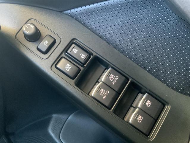 ���X�ł͎d���ꂽ�ԗ���S�ԏ��i�Ǘ��Z���^�[�ɂĎ����N���[�j���O��O���̖����{�H���A�O�ꂵ�����i�Ԏd�グ���s���Ă���܂��B�ǎ��Ȏԗ������炱���A�f�ڎʐ^�̉��H�͈�؍s���Ă���܂���I�I�I