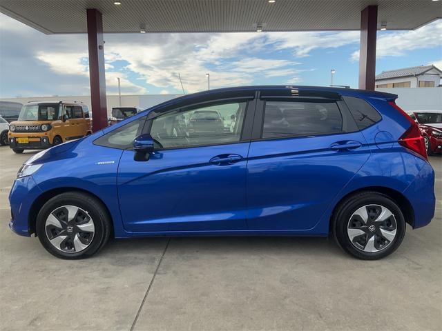 フィットハイブリッド L ホンダセンシング インターナビ LEDヘッド バックカメラ Bluetooth ETC レーダークルーズ LKAS CMBS 誤発進抑制 標識認識 LEDフォグ ステアリングスイッチ スマートキー プッシュスタート(5枚目)