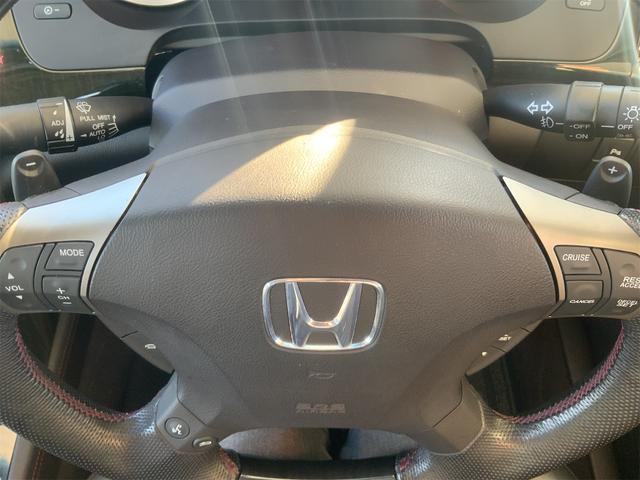 レジェンド ベースグレード　ユーロパッケージ　ＢＯＳＥサラウンドシステム　黒革シート　Ｂｌｕｅｔｏｏｔｈ　シートヒーター・ベンチレーション　天童木工　ＨＩＤヘッド　インターナビ　バックカメラ　ＥＴＣ　専用チューニングサス（35枚目）