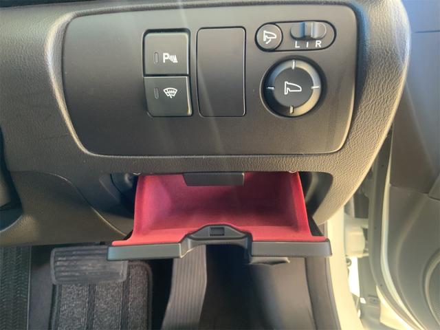 レジェンド ベースグレード　ユーロパッケージ　ＢＯＳＥサラウンドシステム　黒革シート　Ｂｌｕｅｔｏｏｔｈ　シートヒーター・ベンチレーション　天童木工　ＨＩＤヘッド　インターナビ　バックカメラ　ＥＴＣ　専用チューニングサス（38枚目）