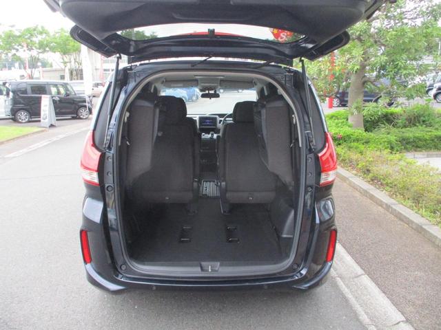 フリードハイブリッド ハイブリッド・Ｇホンダセンシング　バックカメラ　ＥＴＣ　衝突被害軽減ブレーキ　シートヒーター　両側電動スライドドア　ドライブレコーダー　後席モニター（11枚目）