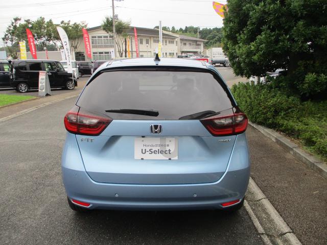 フィット ｅ：ＨＥＶホーム　バックカメラ　ＥＴＣ　純正ナビ　衝突被害軽減ブレーキ　ドライブレコーダー　盗難防止装置（14枚目）
