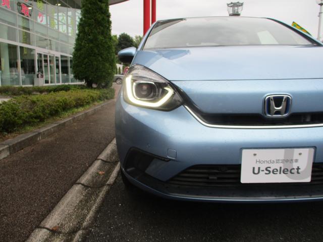 フィット ｅ：ＨＥＶホーム　バックカメラ　ＥＴＣ　純正ナビ　衝突被害軽減ブレーキ　ドライブレコーダー　盗難防止装置（16枚目）