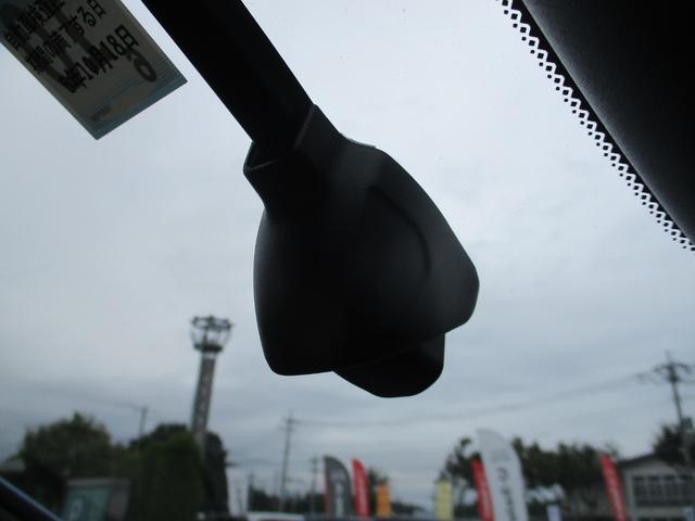 フィット ｅ：ＨＥＶホーム　バックカメラ　ＥＴＣ　純正ナビ　衝突被害軽減ブレーキ　ドライブレコーダー　盗難防止装置（24枚目）