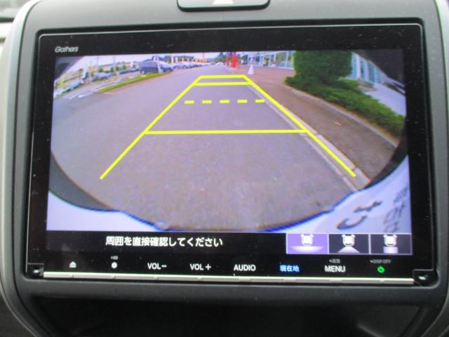 フリード Ｇ・ホンダセンシング　バックカメラ　ＥＴＣ　純正ナビ　衝突被害軽減ブレーキ　両側電動スライドドア　３列シート　ベンチシート　シートヒーター　ドライブレコーダー　後席モニター（8枚目）