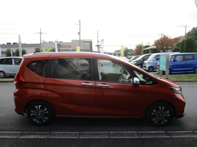 フリードハイブリッド ハイブリッド・クロスターホンダセンシング バックカメラ ETC シートヒーター 3列シート 両側電動スライドドア 前後ドライブレコーダー 衝突被害軽減ブレーキ(14枚目)