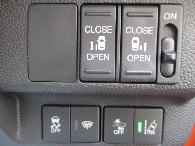 フリードハイブリッド ハイブリッド・クロスターホンダセンシング バックカメラ ETC シートヒーター 3列シート 両側電動スライドドア 前後ドライブレコーダー 衝突被害軽減ブレーキ(18枚目)