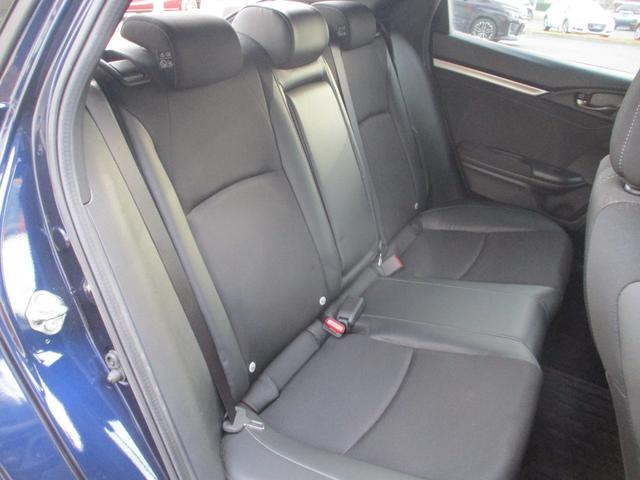 シビック ハッチバック　バックカメラ　ＥＴＣ　衝突被害軽減ブレーキ　シートヒーター　ハーフレザー　純正ナビ　盗難防止装置（10枚目）