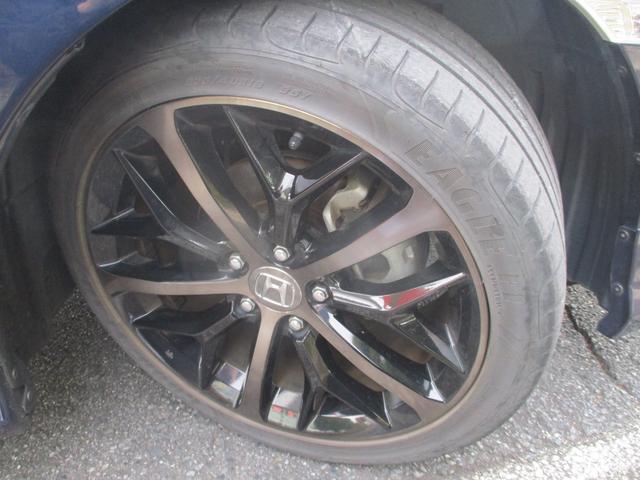 シビック ハッチバック　バックカメラ　ＥＴＣ　衝突被害軽減ブレーキ　シートヒーター　ハーフレザー　純正ナビ　盗難防止装置（15枚目）