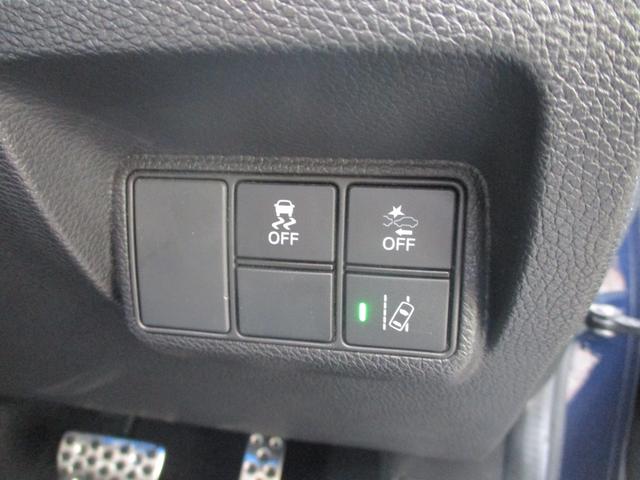 シビック ハッチバック　バックカメラ　ＥＴＣ　衝突被害軽減ブレーキ　シートヒーター　ハーフレザー　純正ナビ　盗難防止装置（17枚目）