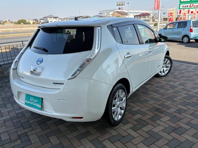 リーフ Ｓ（３０ｋｗｈ）　ナビ　バックカメラ　ＴＶ　ＥＴＣ　スマートキー　取扱説明書　メンテナンスノート　フォグライト　純正ホイールキャップ　プライバシーガラス（7枚目）