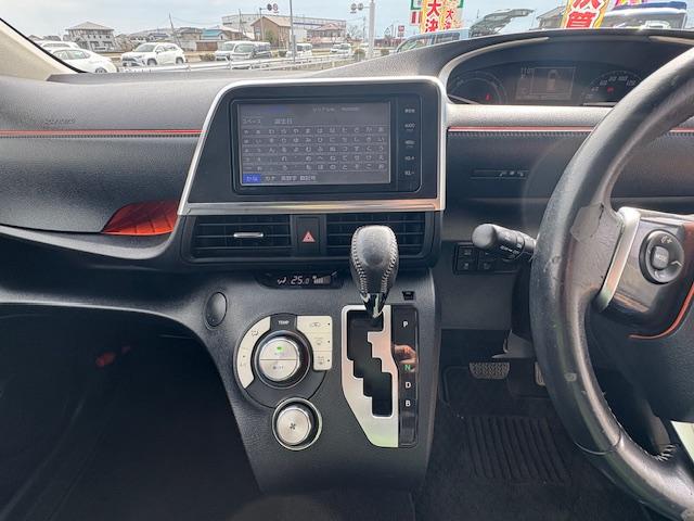 シエンタ ハイブリッドＧ　純正ナビ　両側電動スライドドア　ドライブレコーダー　スマートキー　フォグライト　純正ホイールキャップ　プライバシーガラス（19枚目）