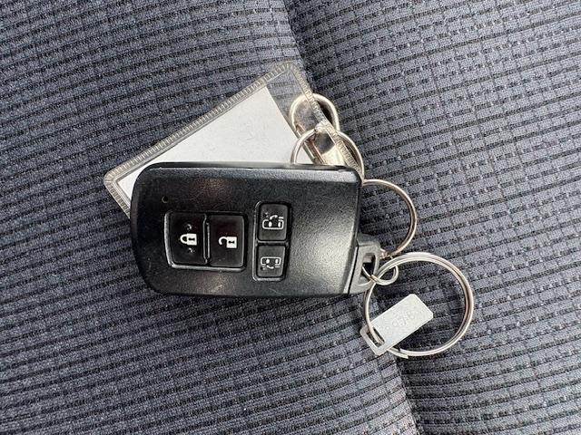 シエンタ ハイブリッドＧ　純正ナビ　両側電動スライドドア　ドライブレコーダー　スマートキー　フォグライト　純正ホイールキャップ　プライバシーガラス（23枚目）