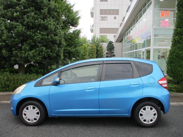 フィット Ｇ　オートライト　キーレスエントリー　ＥＴＣ　ＣＤチューナー　電動格納式ドアミラー　プライバシーガラス（12枚目）