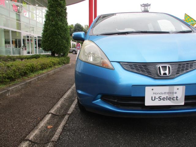 フィット Ｇ　オートライト　キーレスエントリー　ＥＴＣ　ＣＤチューナー　電動格納式ドアミラー　プライバシーガラス（16枚目）