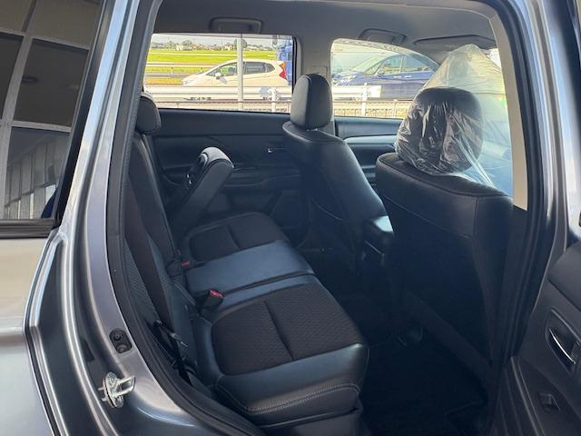 アウトランダーＰＨＥＶ Ｇ　４ＷＤ　社外ナビ　ＴＶ　バックカメラ　１５００Ｗ電源供給装置　純正アルミ　フォグライト（4枚目）
