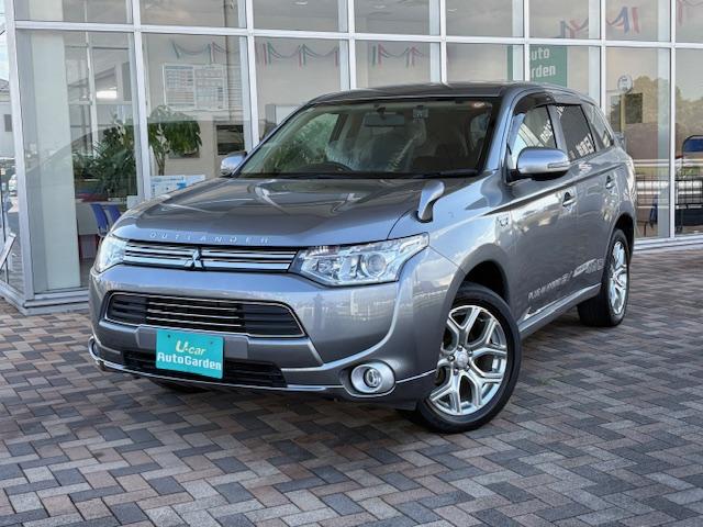 アウトランダーＰＨＥＶ Ｇ　４ＷＤ　社外ナビ　ＴＶ　バックカメラ　１５００Ｗ電源供給装置　純正アルミ　フォグライト（5枚目）