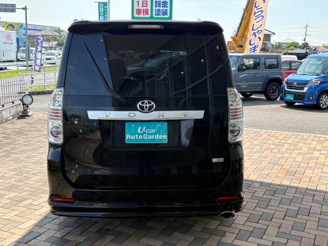 ヴォクシー ＺＳ　煌ＩＩ　両側電動スライドドア　純正ナビ　バックカメラ　８人乗り　エアロ　　ワンセグＴＶ　スマートキー２個（8枚目）