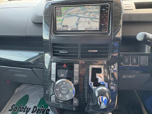 ヴォクシー ＺＳ　煌ＩＩ　両側電動スライドドア　純正ナビ　バックカメラ　８人乗り　エアロ　　ワンセグＴＶ　スマートキー２個（15枚目）