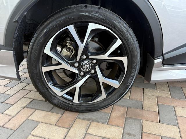 Ｃ－ＨＲ Ｇ　モデリスタエアロ　ハーフレザーシート　ナビ　ＴＶ　バックカメラ　ＥＴＣ　ドラレコ　フォグライト　純正アルミ（12枚目）