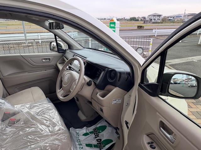 N-WGN G スマートキー 取扱説明書 メンテナンスノート プライバシーガラス 純正ホイールキャップ VSA バニティミラー CDチューナー(3枚目)