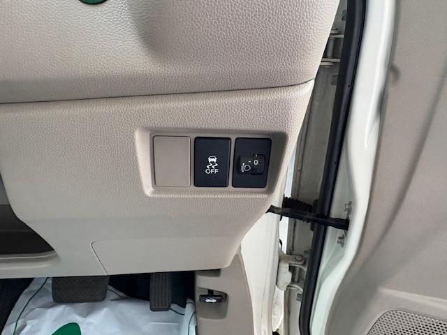 N-WGN G スマートキー 取扱説明書 メンテナンスノート プライバシーガラス 純正ホイールキャップ VSA バニティミラー CDチューナー(18枚目)