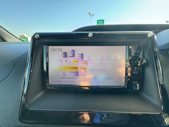 ヴォクシー ハイブリッドＺＳ　ナビ　バックカメラ　フォグライト　純正アルミ　左側電動スライドドア　オートライト　プッシュスタート（16枚目）